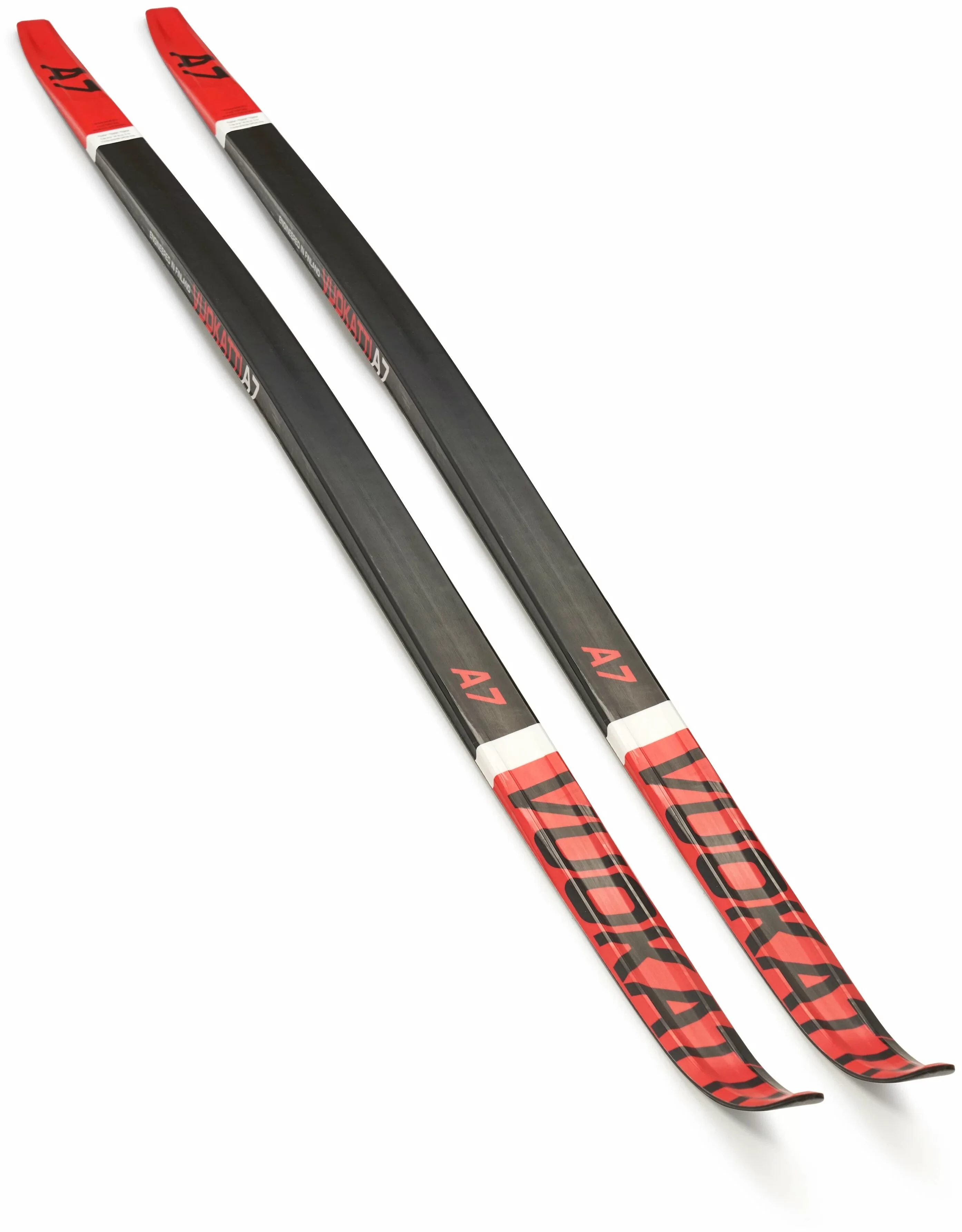 Реальное фото Беговые лыжи Vuokatti wax black/red 045SBR от магазина СпортЕВ