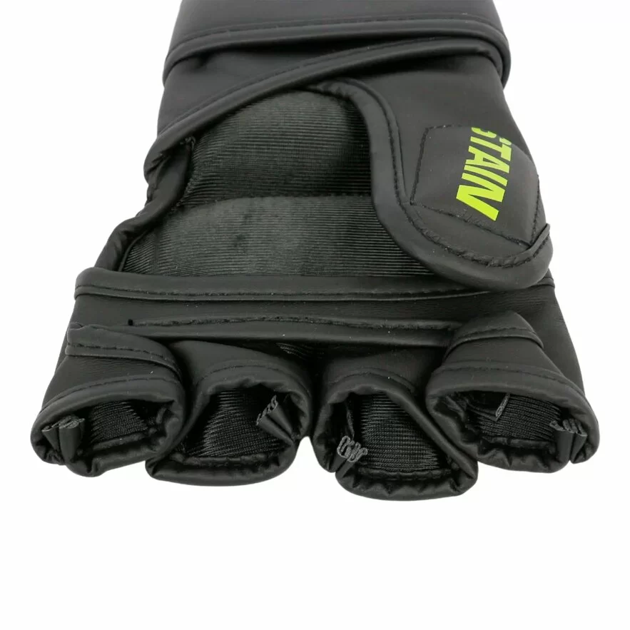 Реальное фото Перчатки ММА BoyBo Stain Flex черный BGM311 от магазина СпортЕВ