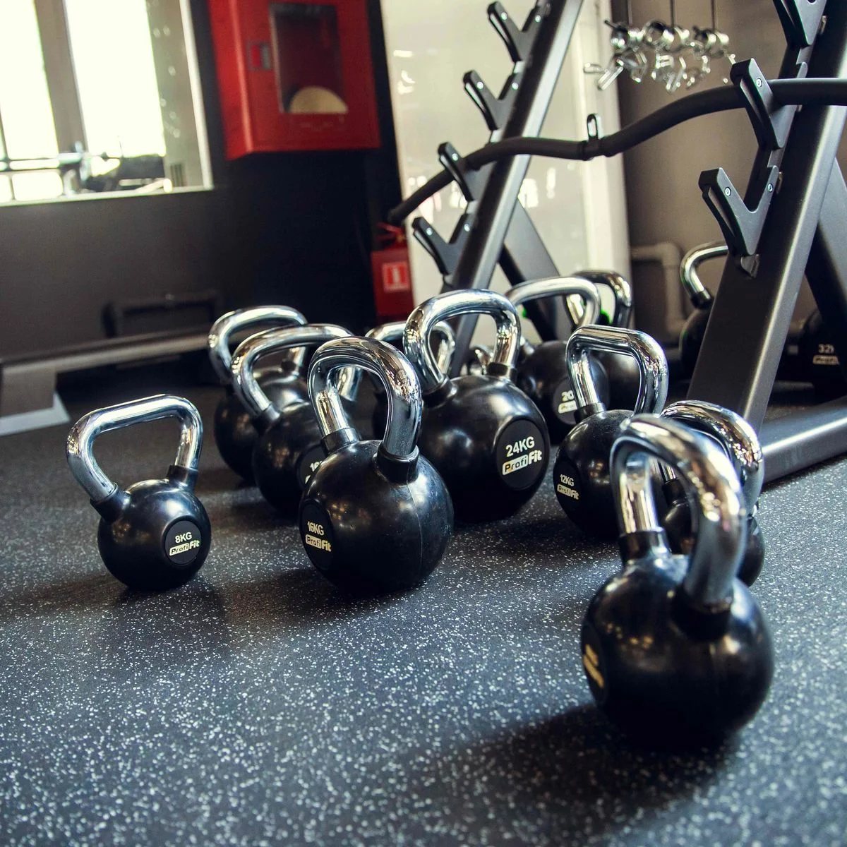 Реальное фото Гиря обрезиненная с хромированной ручкой PROFI-FIT 30 кг от магазина Спортев