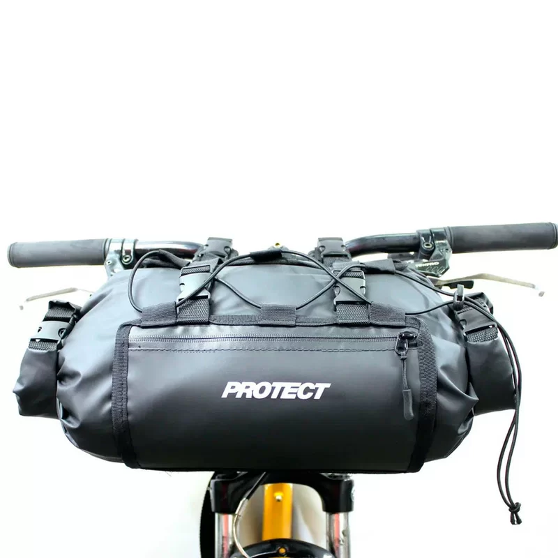 Реальное фото Велосумка на руль Protect 12 литров черная 555-671 от магазина СпортЕВ