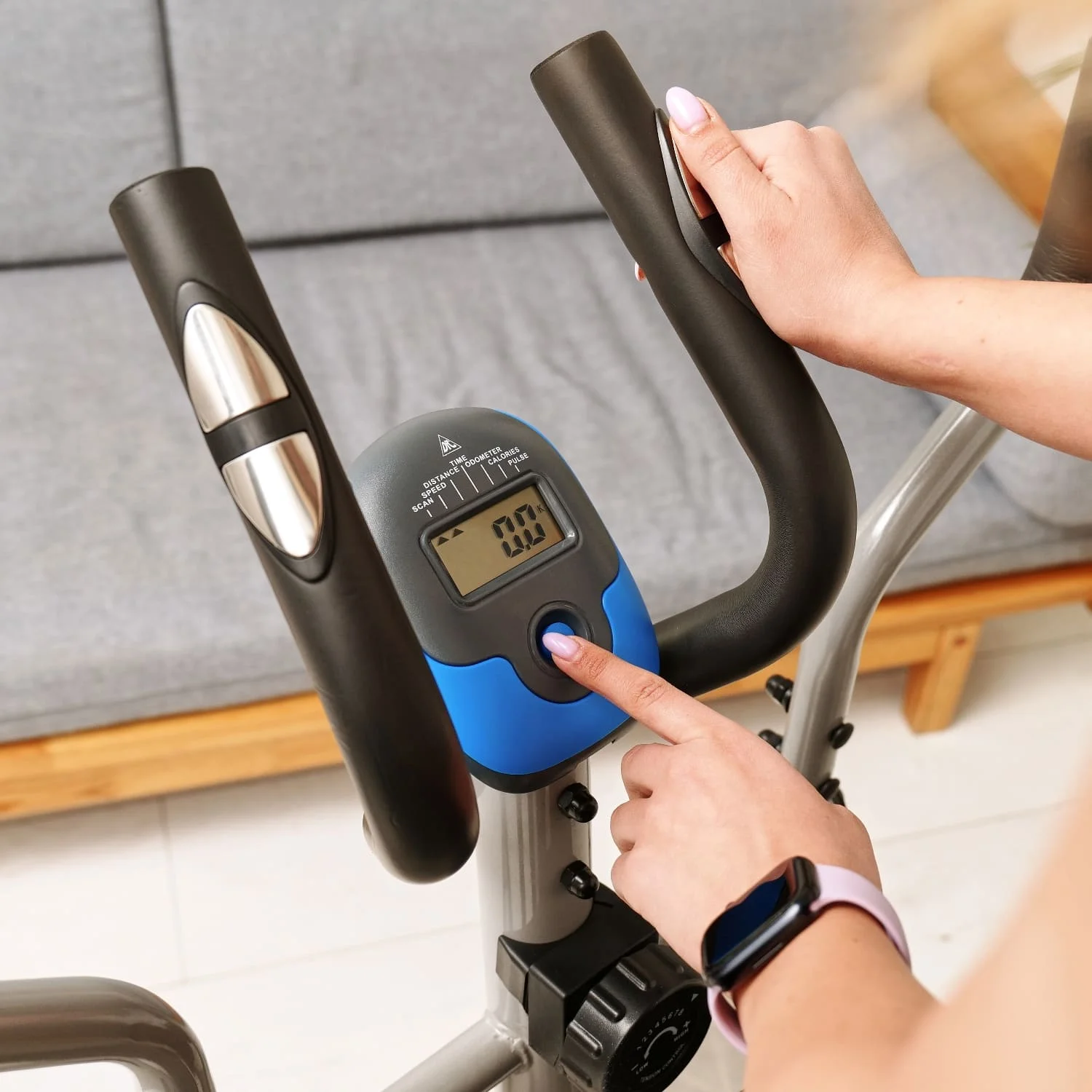 Реальное фото Эллиптический тренажер DFC E85001H от магазина Спортев