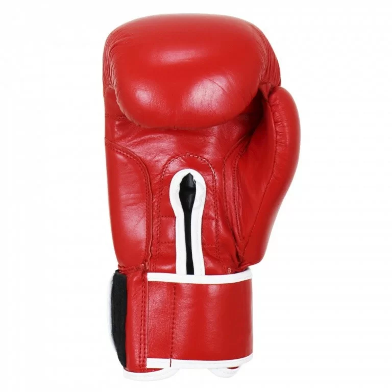 Реальное фото Перчатки боксерские BoyBo Pro красные от магазина СпортЕВ