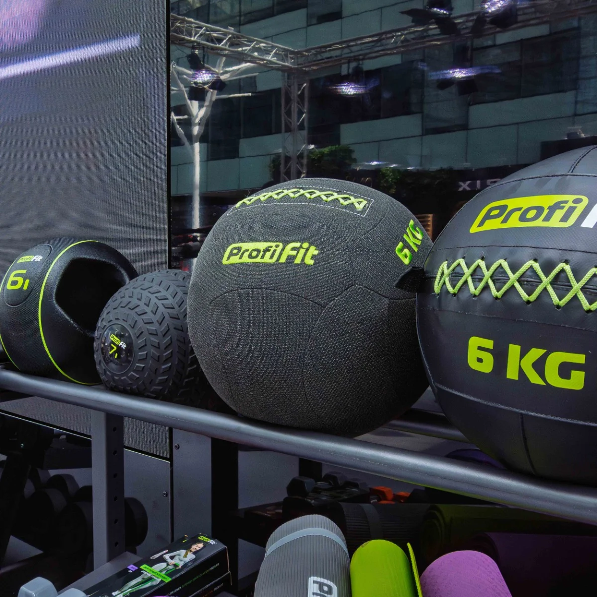 Реальное фото Медицинбол с хватами PROFI-FIT 6 кг от магазина Спортев