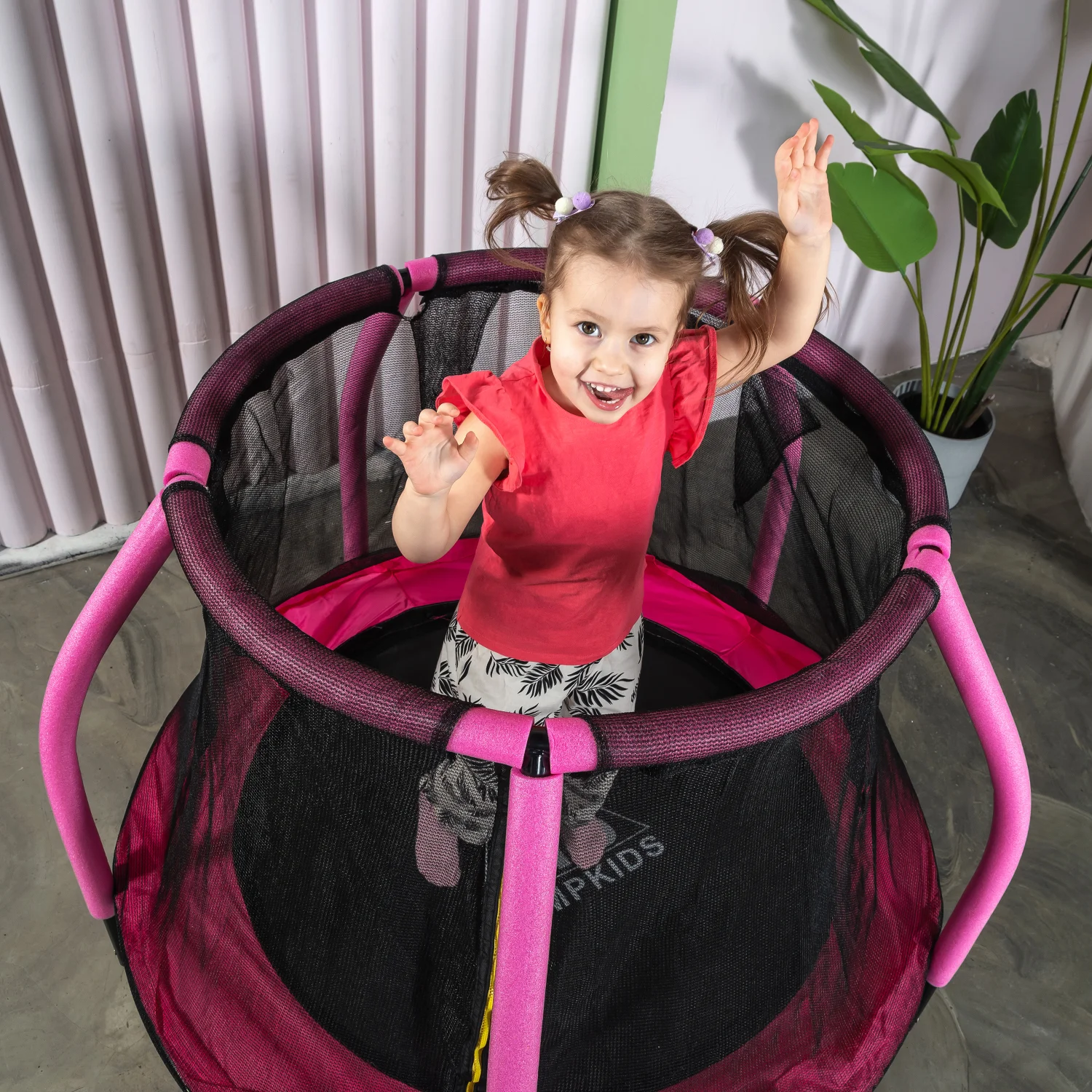 Реальное фото Батут DFC JUMP KIDS 48" розовый, сетка (120см) 48INCH-JD-P от магазина Спортев