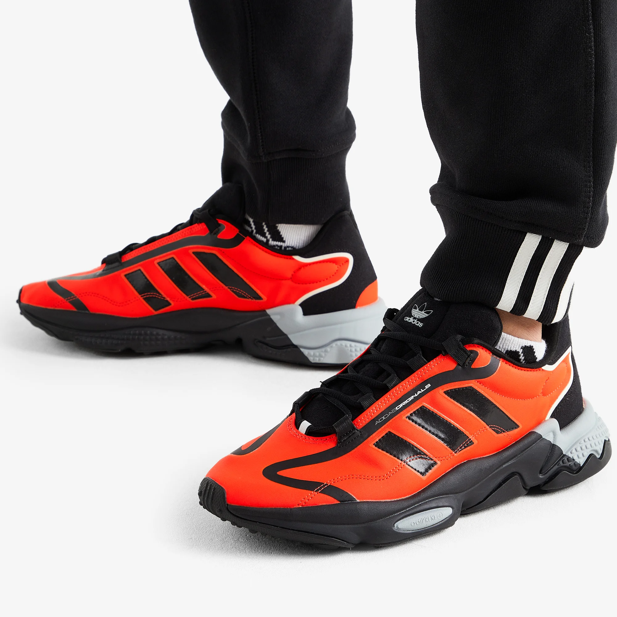 Кроссовки Adidas Ozweego Pure черный/красный H04536 Реальное фото Кроссовки Adidas Ozweego Pure черный/красный H04536 от магазина Спортев