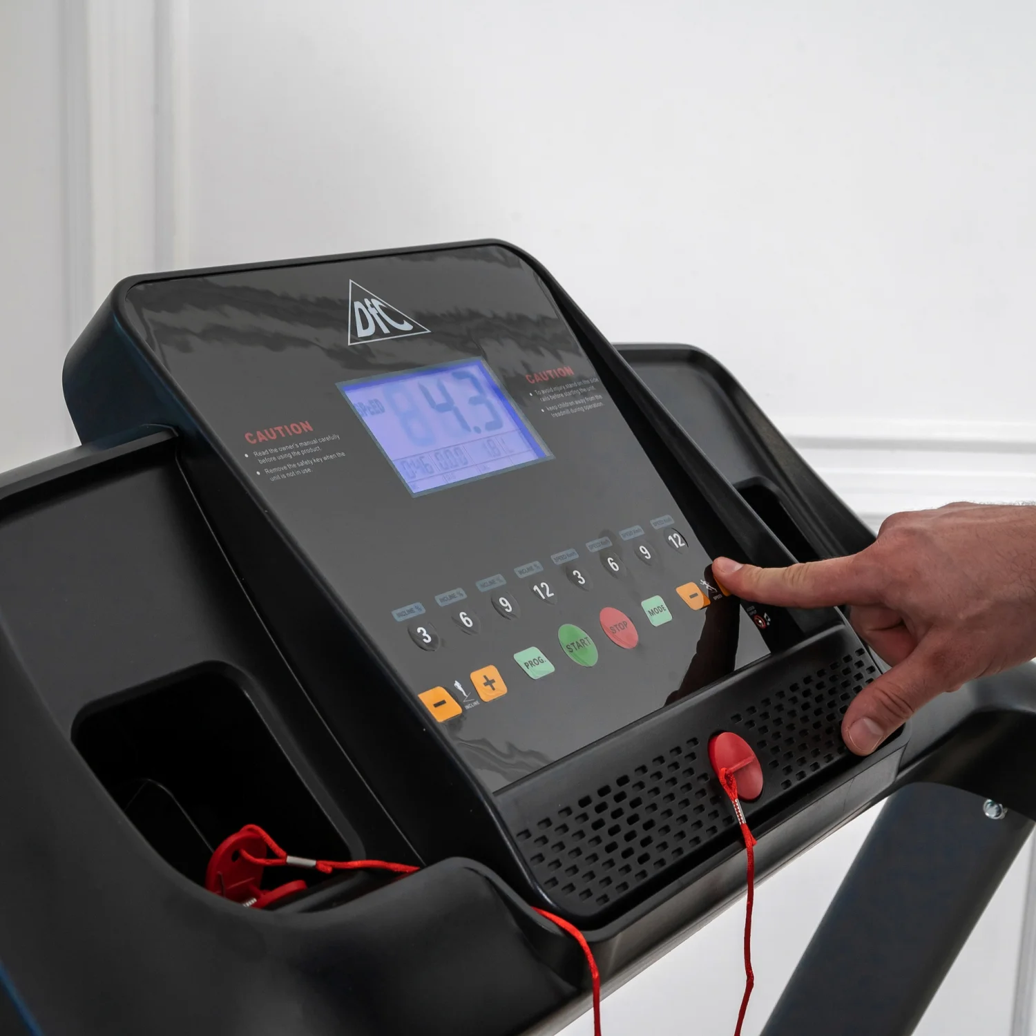 Реальное фото Беговая дорожка DFC ASCONA Pro T640 от магазина Спортев