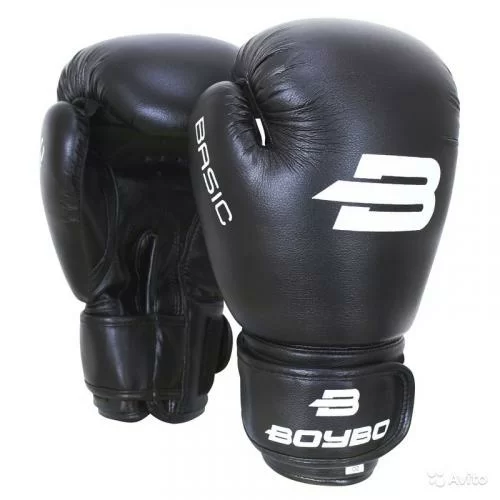 Реальное фото Перчатки боксерские BoyBo Basic черные BBG100 от магазина СпортЕВ