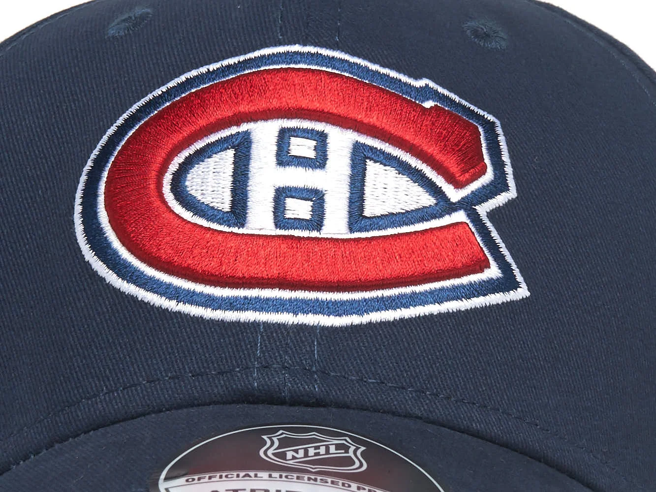 Реальное фото Бейсболка Montrеal Canadiens синяя р.55-58 29093 от магазина Спортев