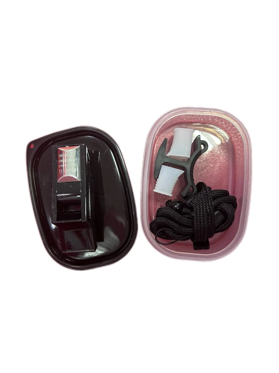 Реальное фото Свисток пластик со шнурком без шарика от магазина Спортев