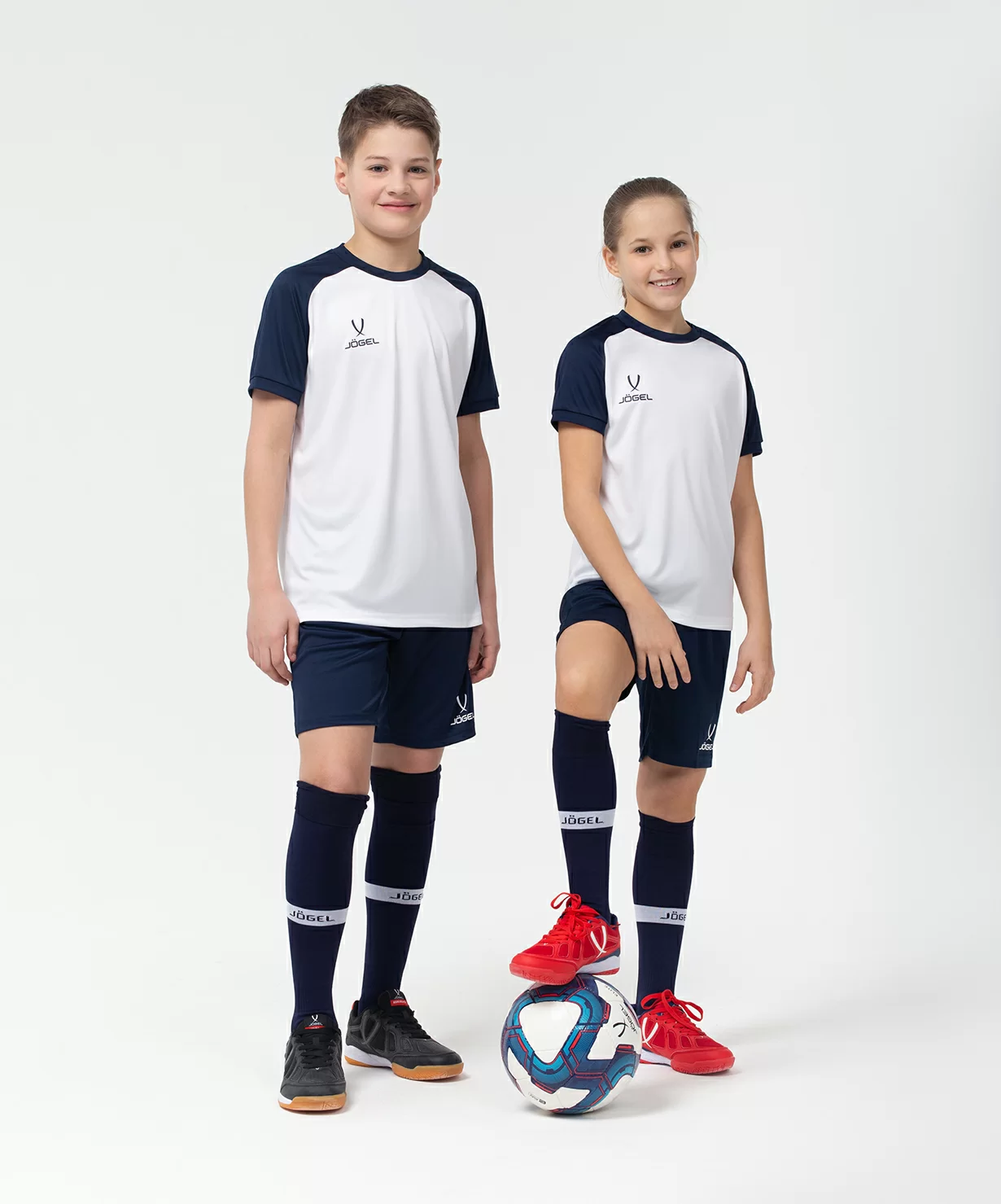 Реальное фото Футболка игровая CAMP Reglan Jersey, белый/темно-синий, детский Jögel от магазина Спортев