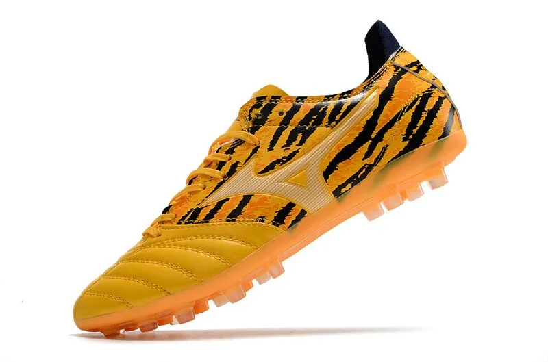 Бутсы Mizuno Morelia Neo AG желтый G0320 Реальное фото Бутсы Mizuno Morelia Neo AG желтый G0320 от магазина Спортев