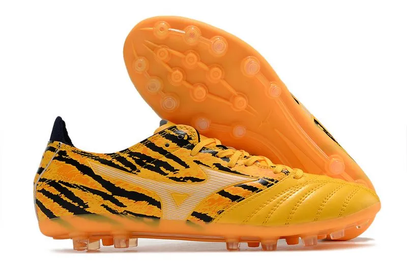 Бутсы Mizuno Morelia Neo AG желтый G0320 Реальное фото Бутсы Mizuno Morelia Neo AG желтый G0320 от магазина Спортев