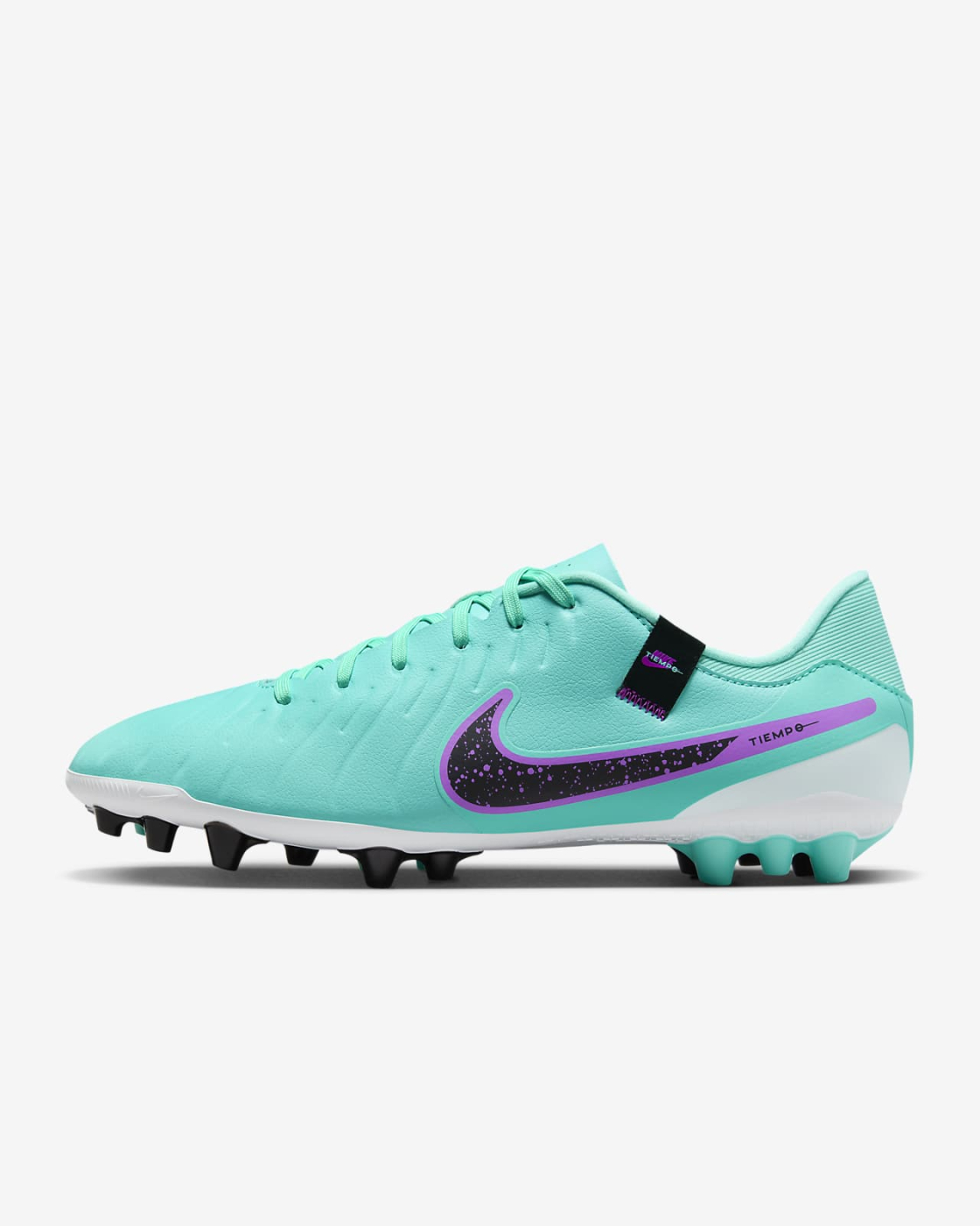 Бутсы Nike Legend 10 Academy AG DV4340-300 Реальное фото Бутсы Nike Legend 10 Academy AG DV4340-300 от магазина Спортев
