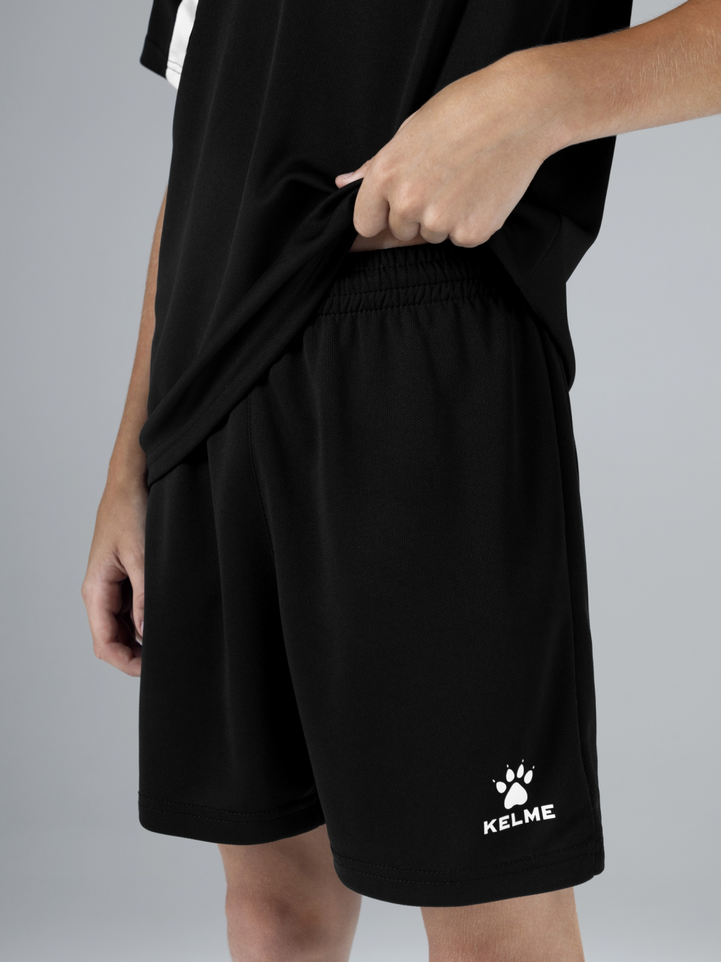 Реальное фото Шорты Kelme Badalona детские 7351ZB3255.000 от магазина Спортев