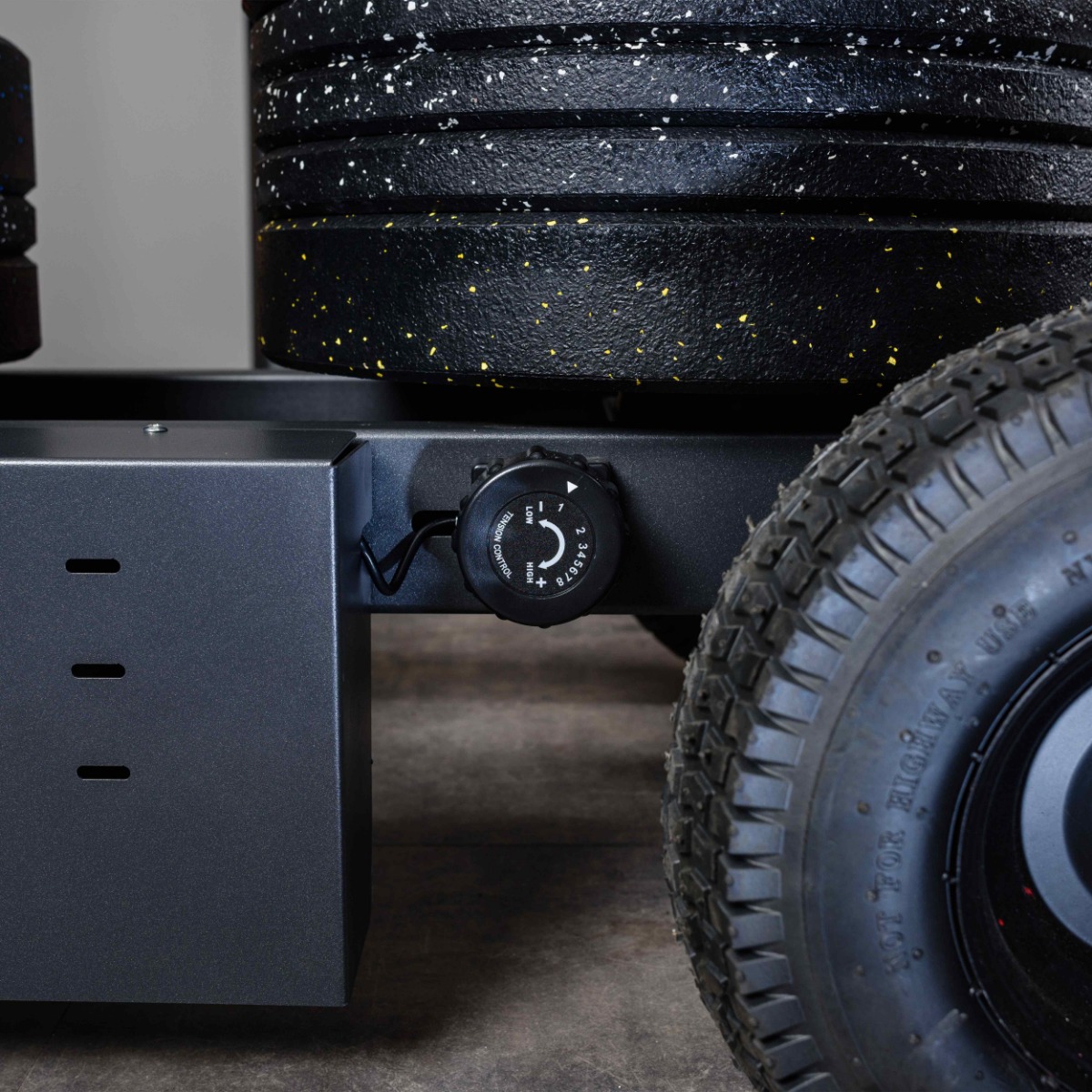 Реальное фото Сани-тележка для функционального тренинга (Тренажер Tank) TANGEN от магазина Спортев